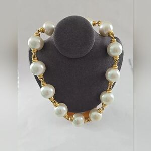 Anne Klein Large Faux Pearl Gold Tone Necklace 17.5” EUC
